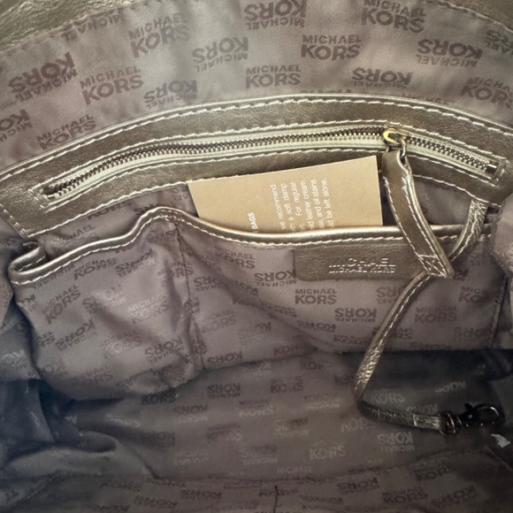 Vintage Michael Kors Leather Metallic Gold Bag Boho shoulder tote  purse - Picture 14 of 17